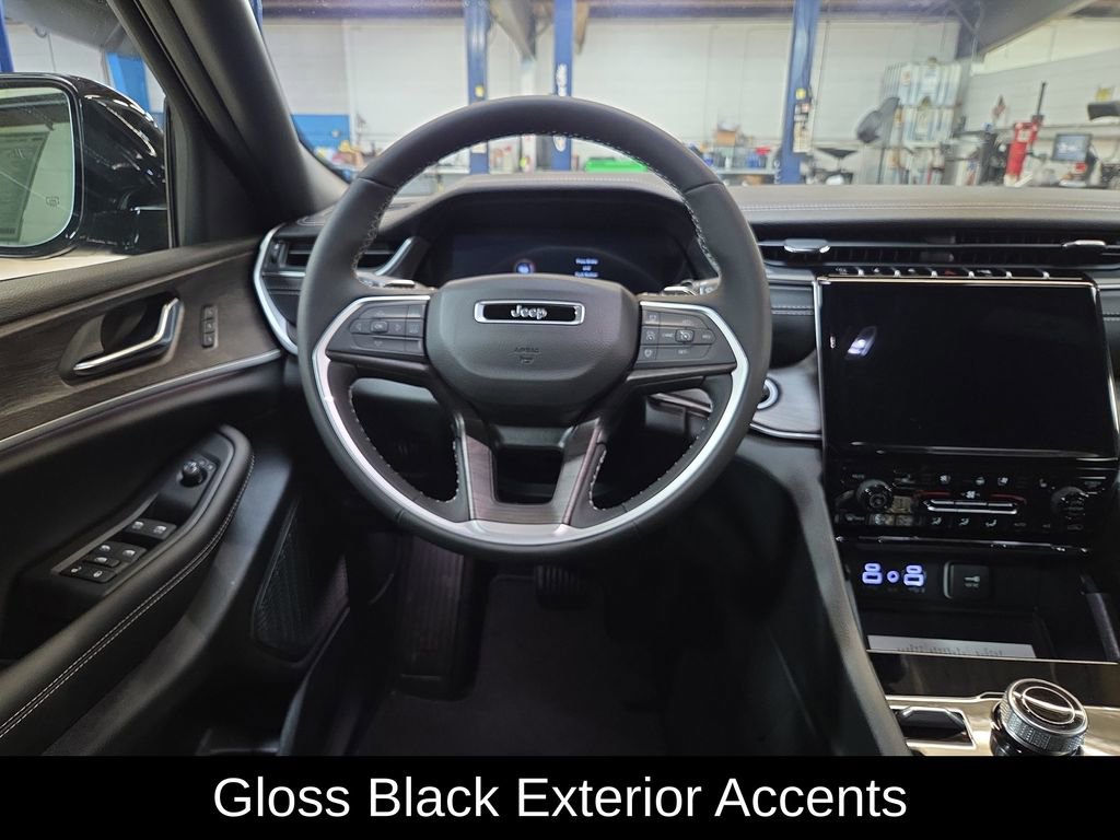 New 2025 Jeep Grand Cherokee L Limited w/ Luxury Tech Group II image 14