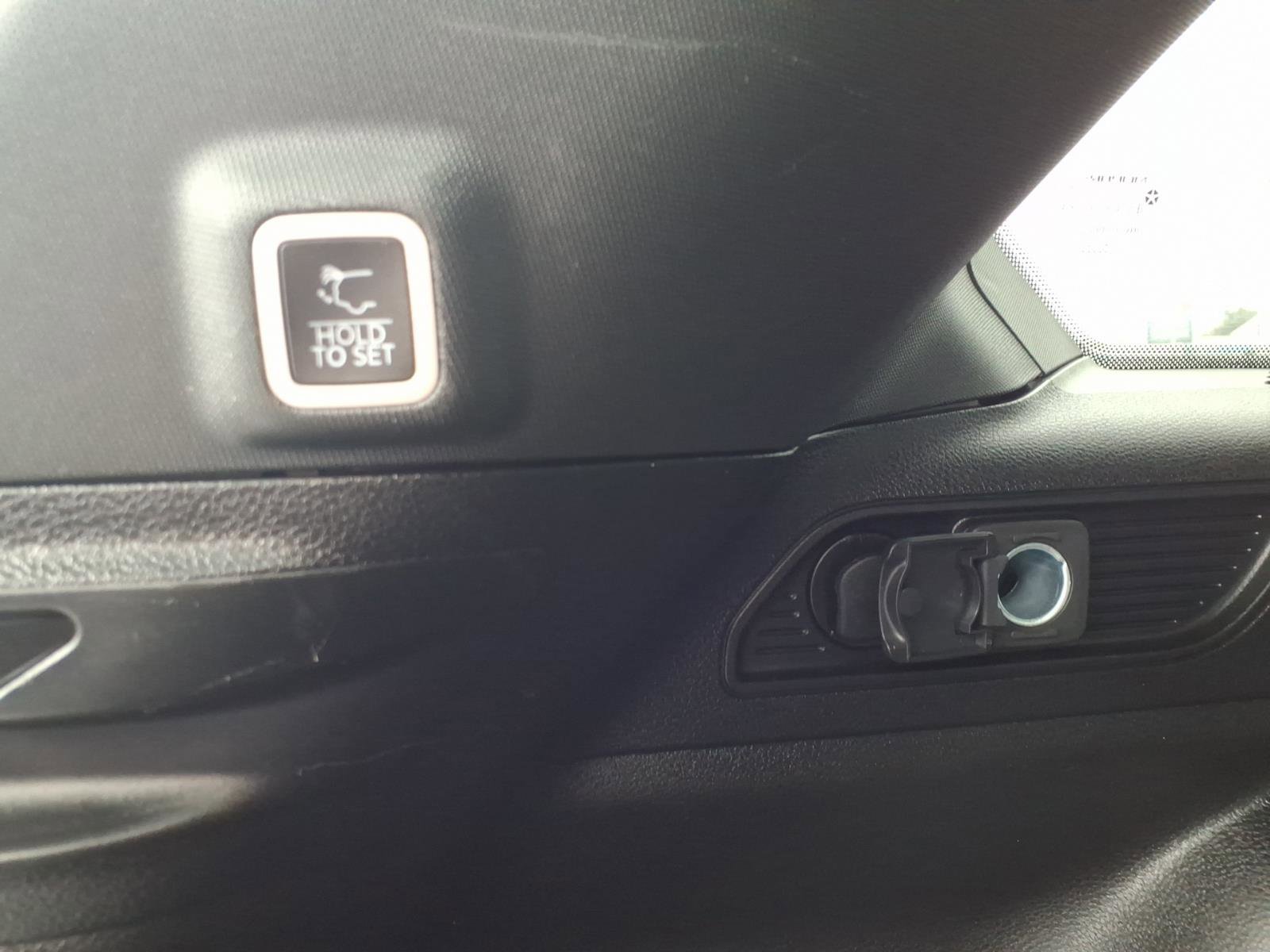 Certified 2023 Jeep Grand Cherokee Altitude image 12