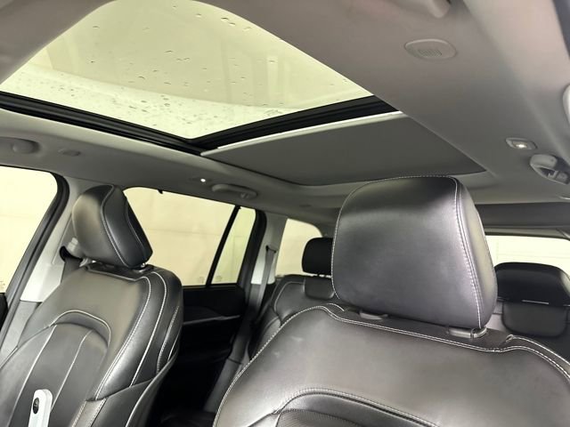 Used 2023 Jeep Grand Cherokee 4WD 4xe w/ Luxury Tech Group II image 13