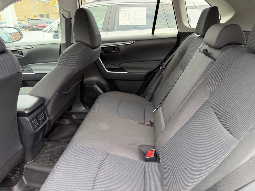 Used 2025 Toyota RAV4 LE AWD/4WD image 7