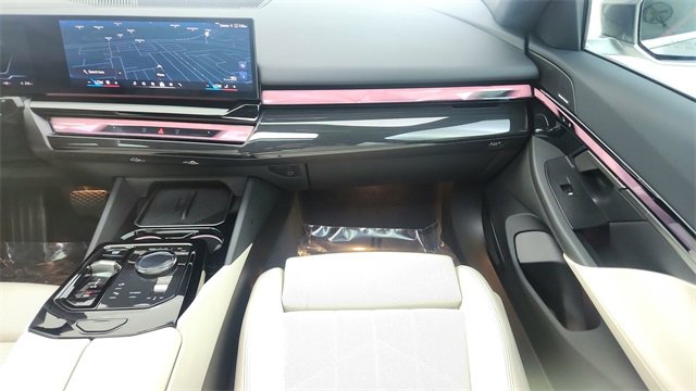 Used 2025 BMW i5 xDrive40 image 39