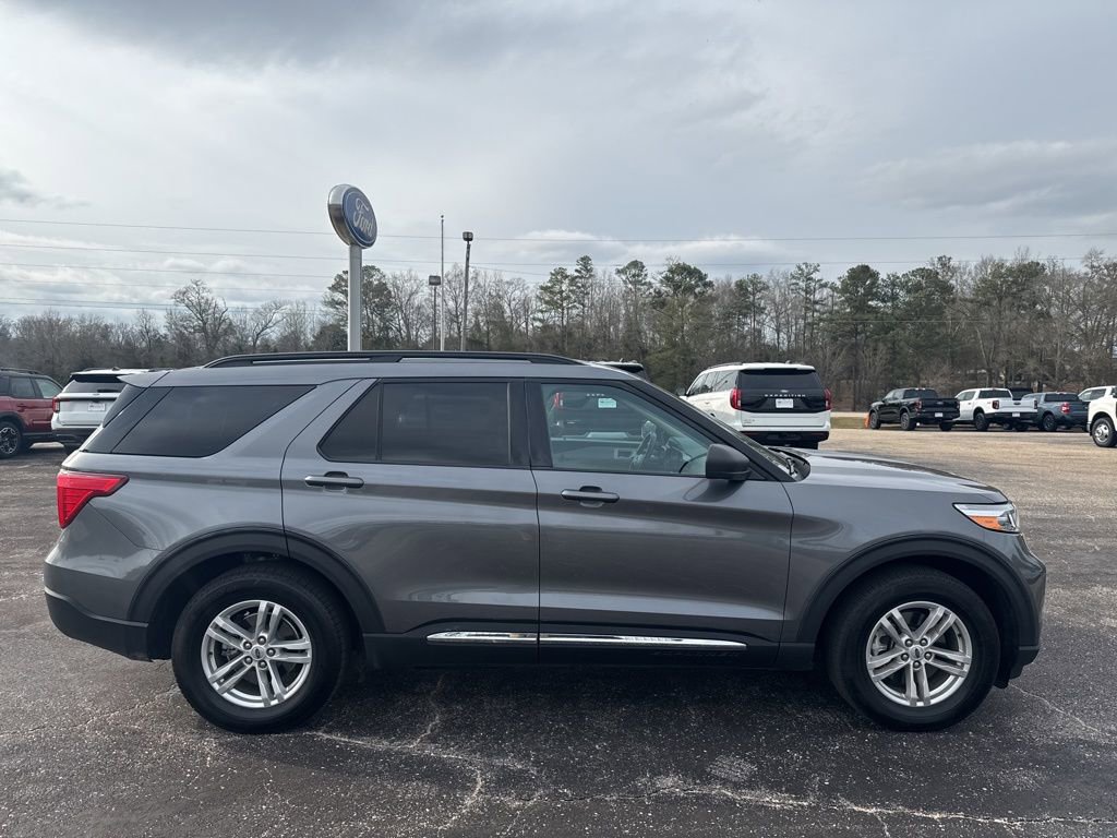 Used 2023 Ford Explorer XLT image 24