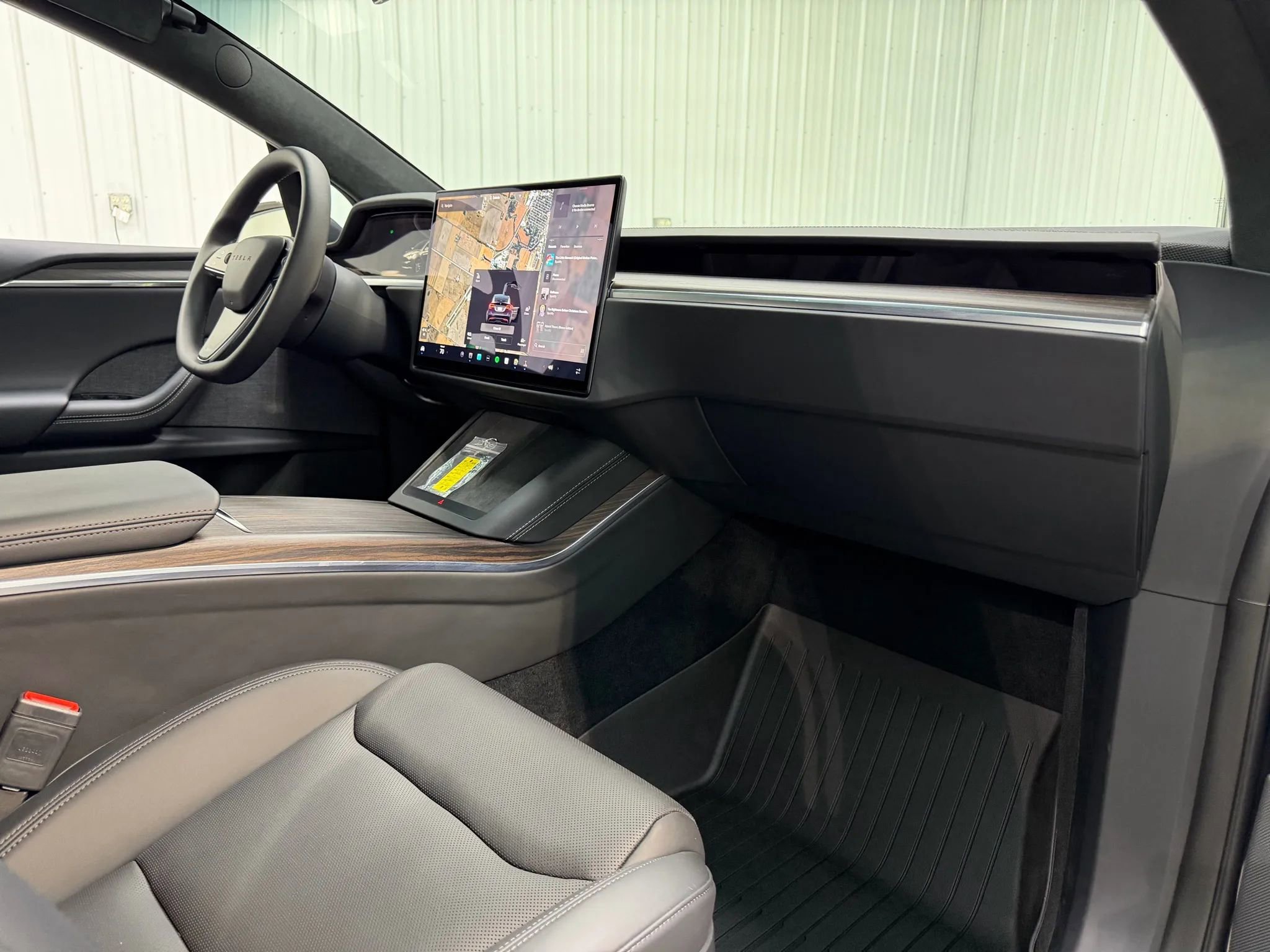 Used 2025 Tesla Model X image 14