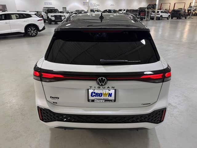 New 2026 Volkswagen Tiguan SE R-Line AWD/4WD image 8