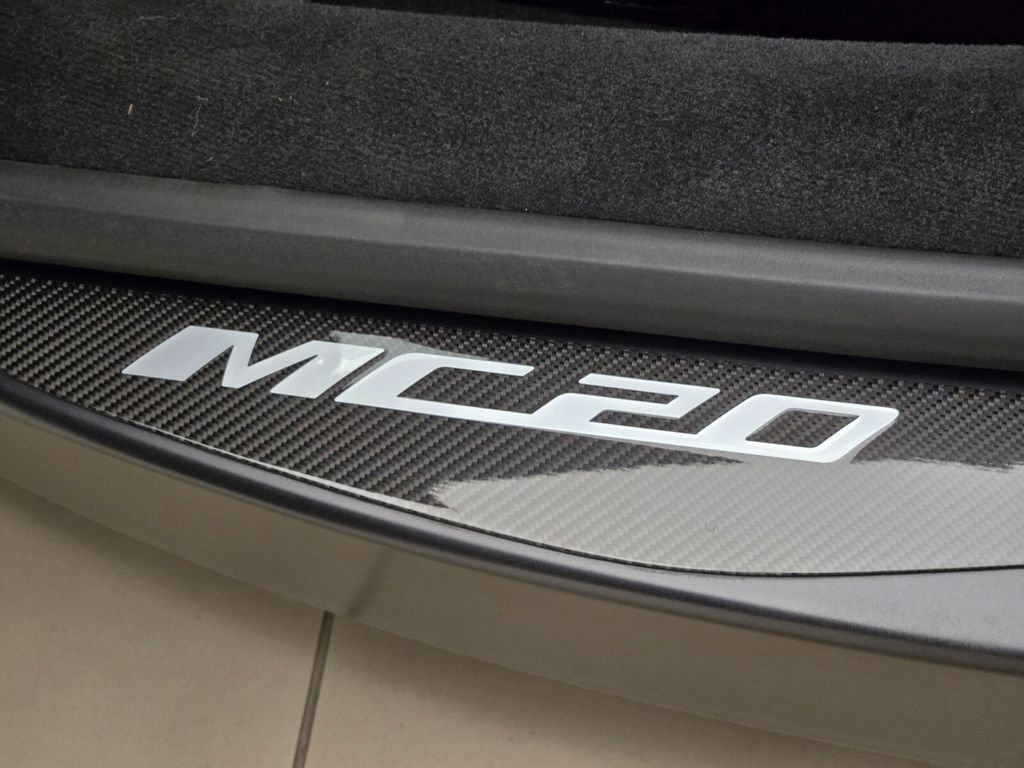 Used 2023 Maserati MC20 Spyder image 30