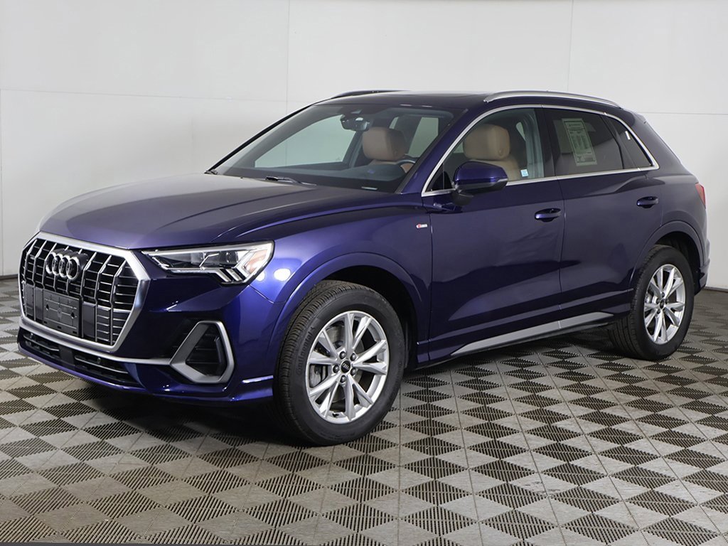 Used 2023 Audi Q3 2.0T Premium w/ Convenience Package image 7
