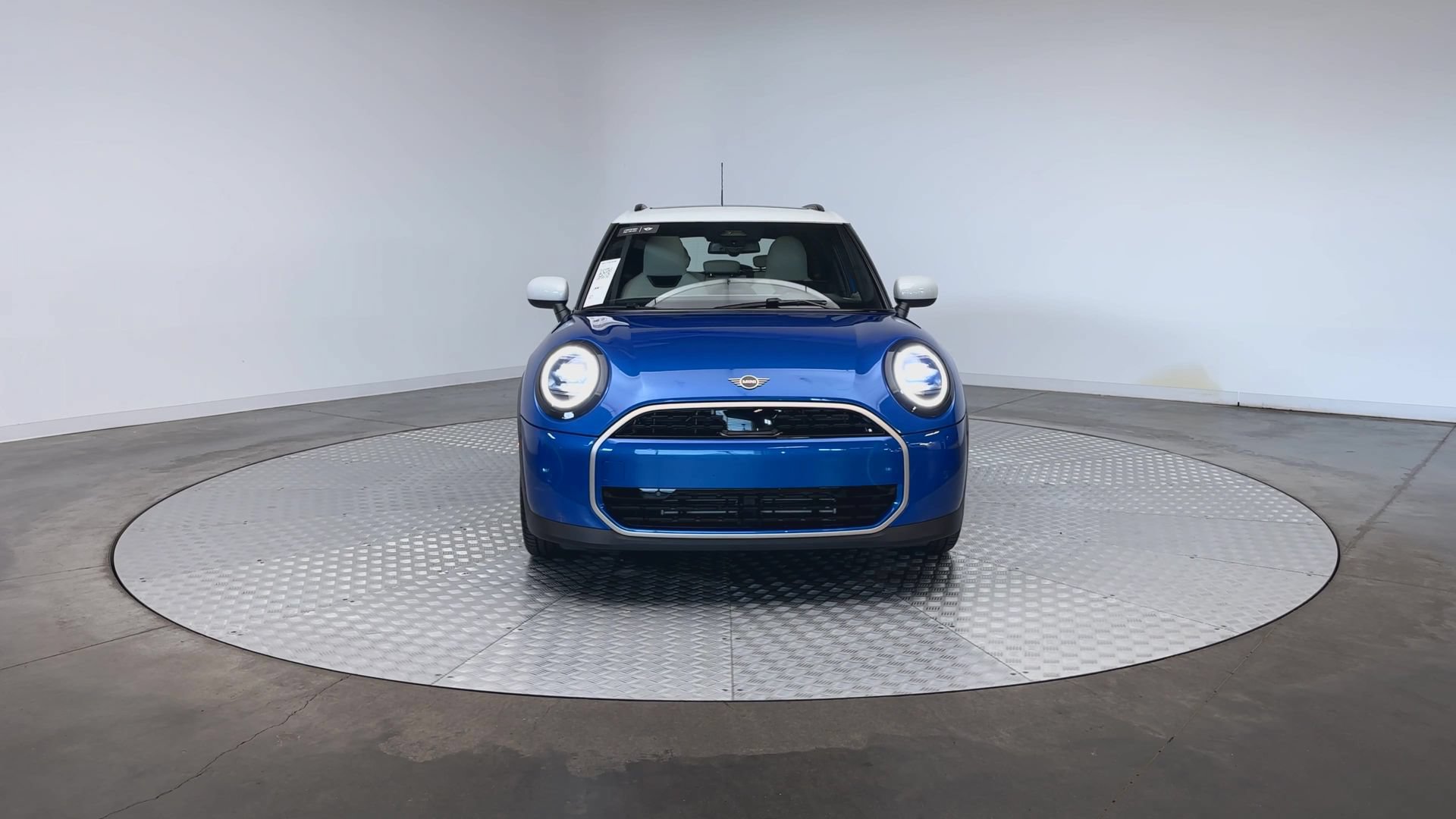 Used 2026 MINI Cooper 4-Door Hardtop FWD image 3