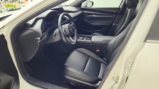 Used 2021 MAZDA MAZDA3 s FWD image 9