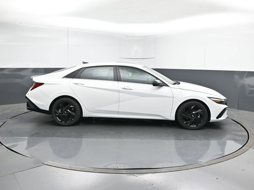 New 2026 Hyundai Elantra SEL Sport image 6