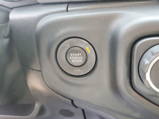 Used 2018 Jeep Wrangler Unlimited Sahara AWD/4WD image 26