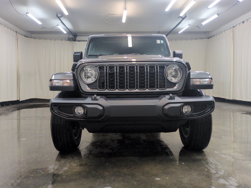 Used 2025 Jeep Gladiator Sport image 10