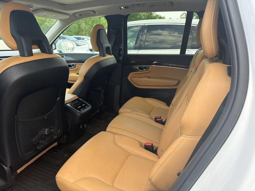 Used 2016 Volvo XC90 T6 Momentum w/ Momentum Plus Package AWD/4WD image 6