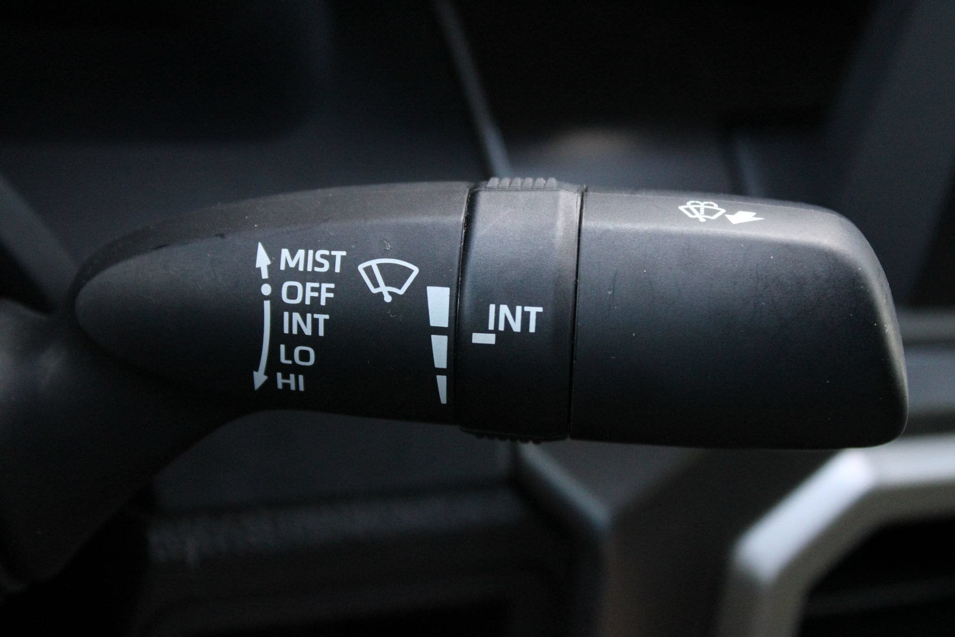 Used 2025 Toyota Tacoma SR5 AWD/4WD image 28