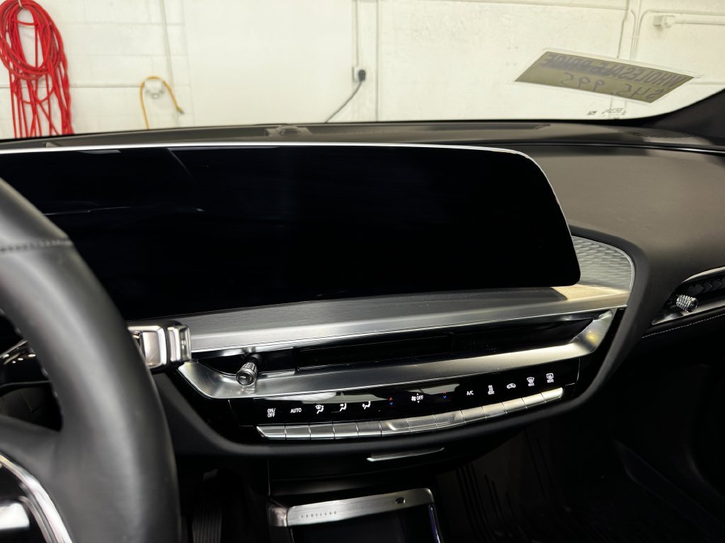 Used 2025 Cadillac Lyriq Luxury w/ LPO, Floor Liner Package AWD/4WD image 19