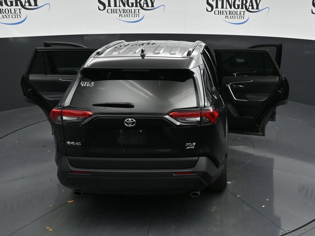 Used 2025 Toyota RAV4 XLE AWD/4WD image 35