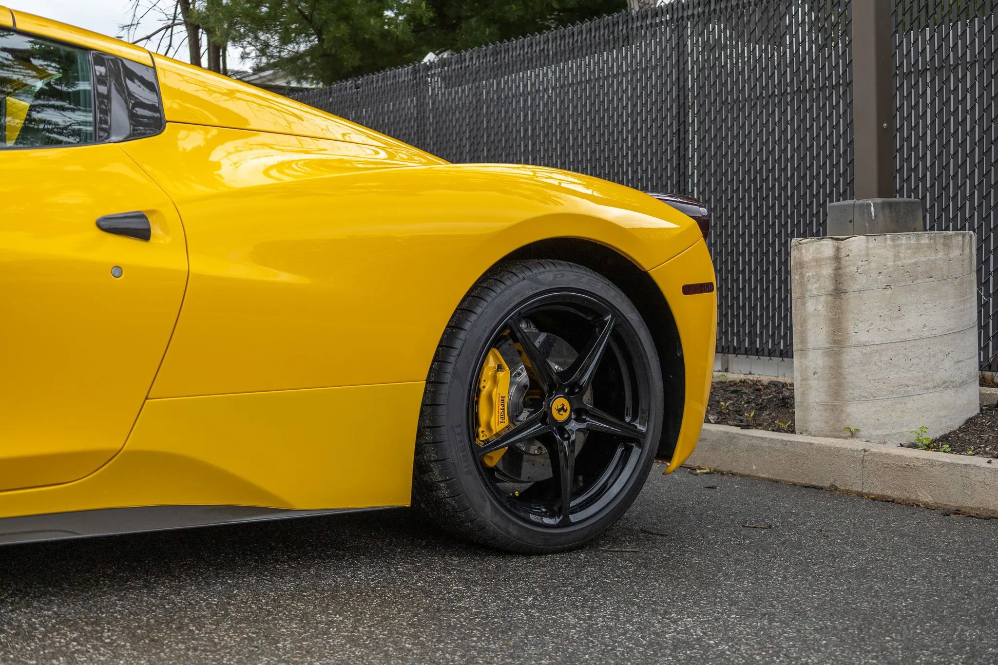 Used 2013 Ferrari 458 Spider RWD image 57
