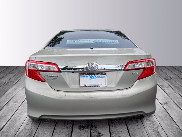 Used 2014 Toyota Camry XLE w/ Leather Package FWD image 4