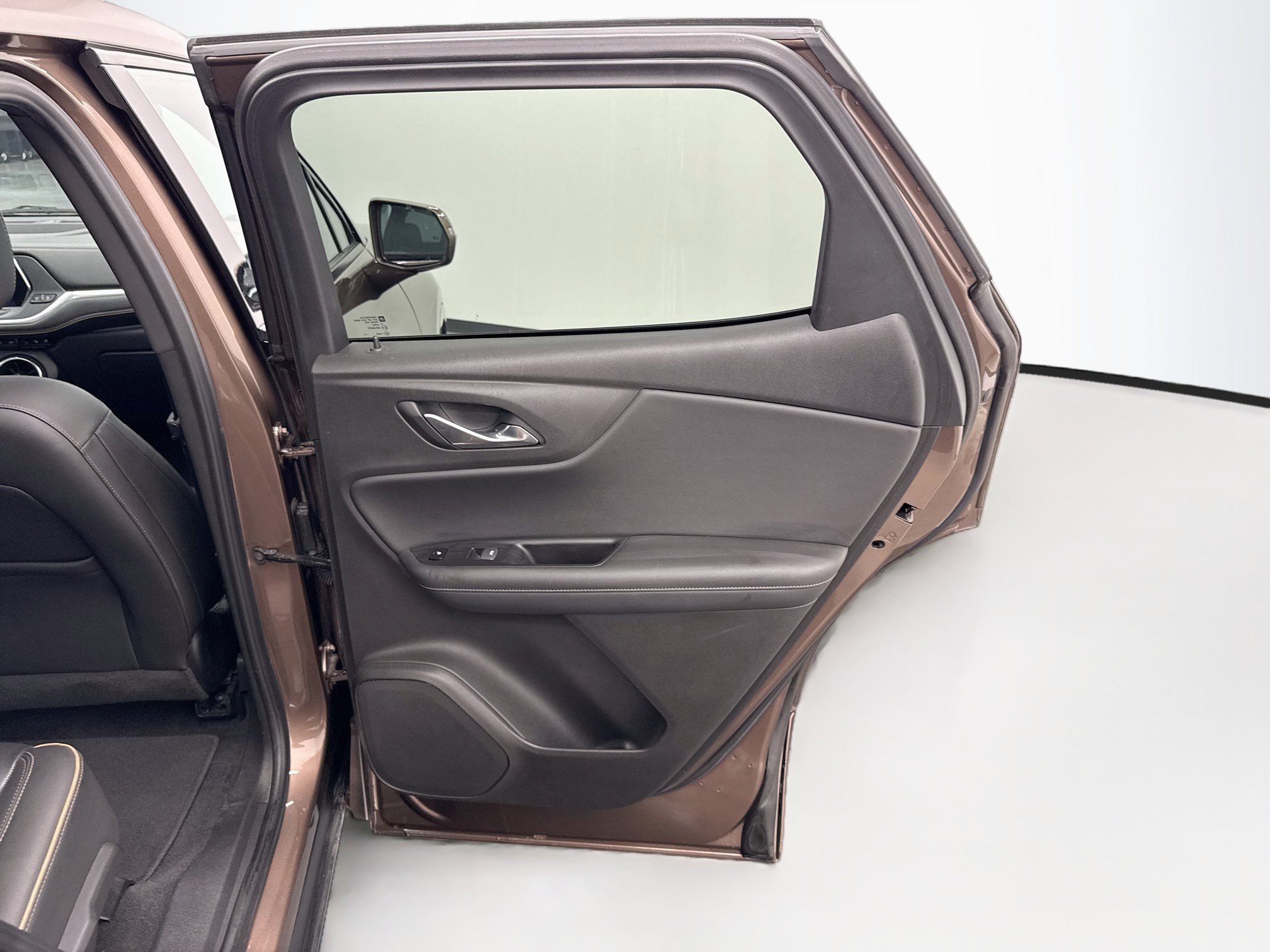 Used 2019 Chevrolet Blazer Premier w/ Sun and Wheels Package FWD image 33