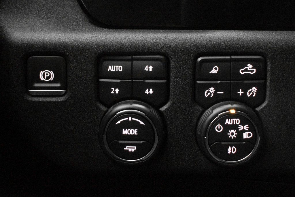 Used 2024 Chevrolet Silverado 2500 LTZ w/ LTZ Convenience Package image 20