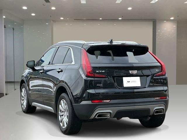Certified 2023 Cadillac XT4 Premium Luxury w/ Cold Weather Package AWD/4WD image 3