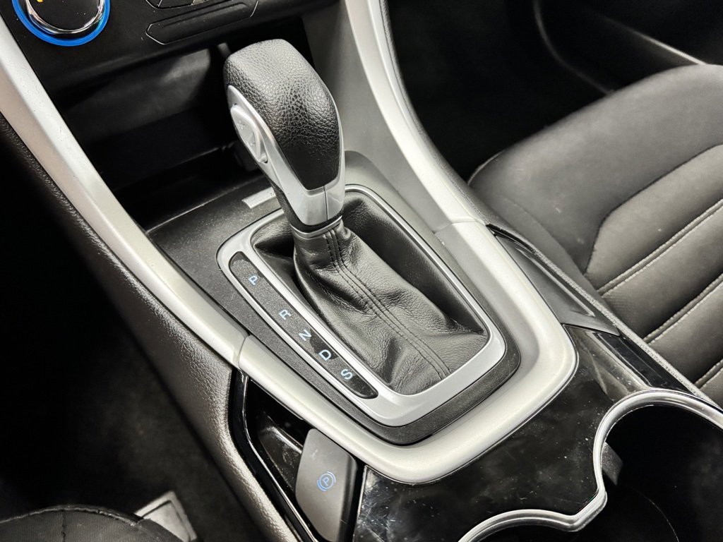 Used 2015 Ford Fusion SE image 26