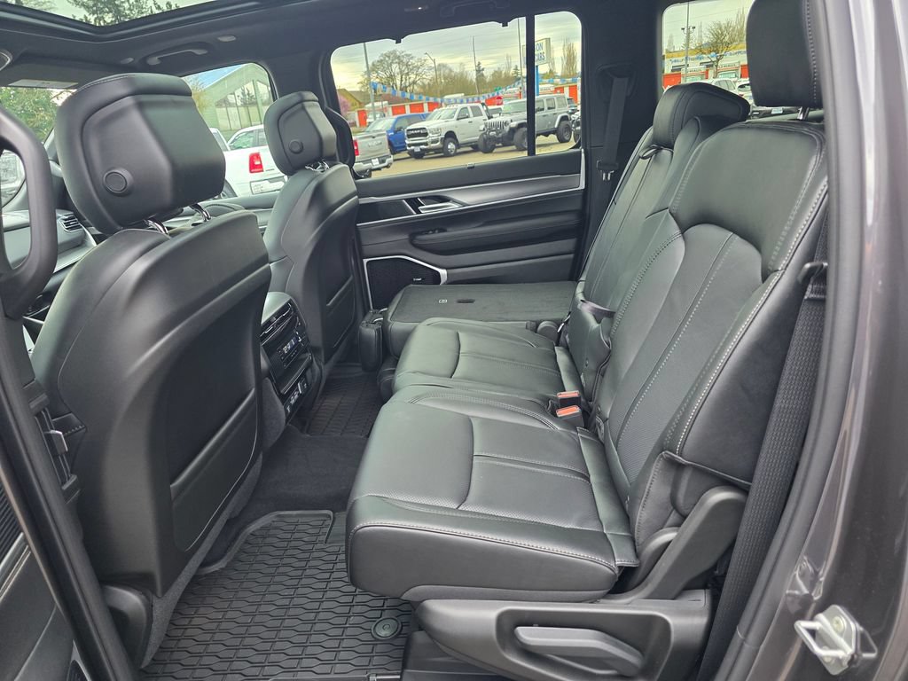 New 2026 Jeep Grand Wagoneer L Limited AWD/4WD image 11