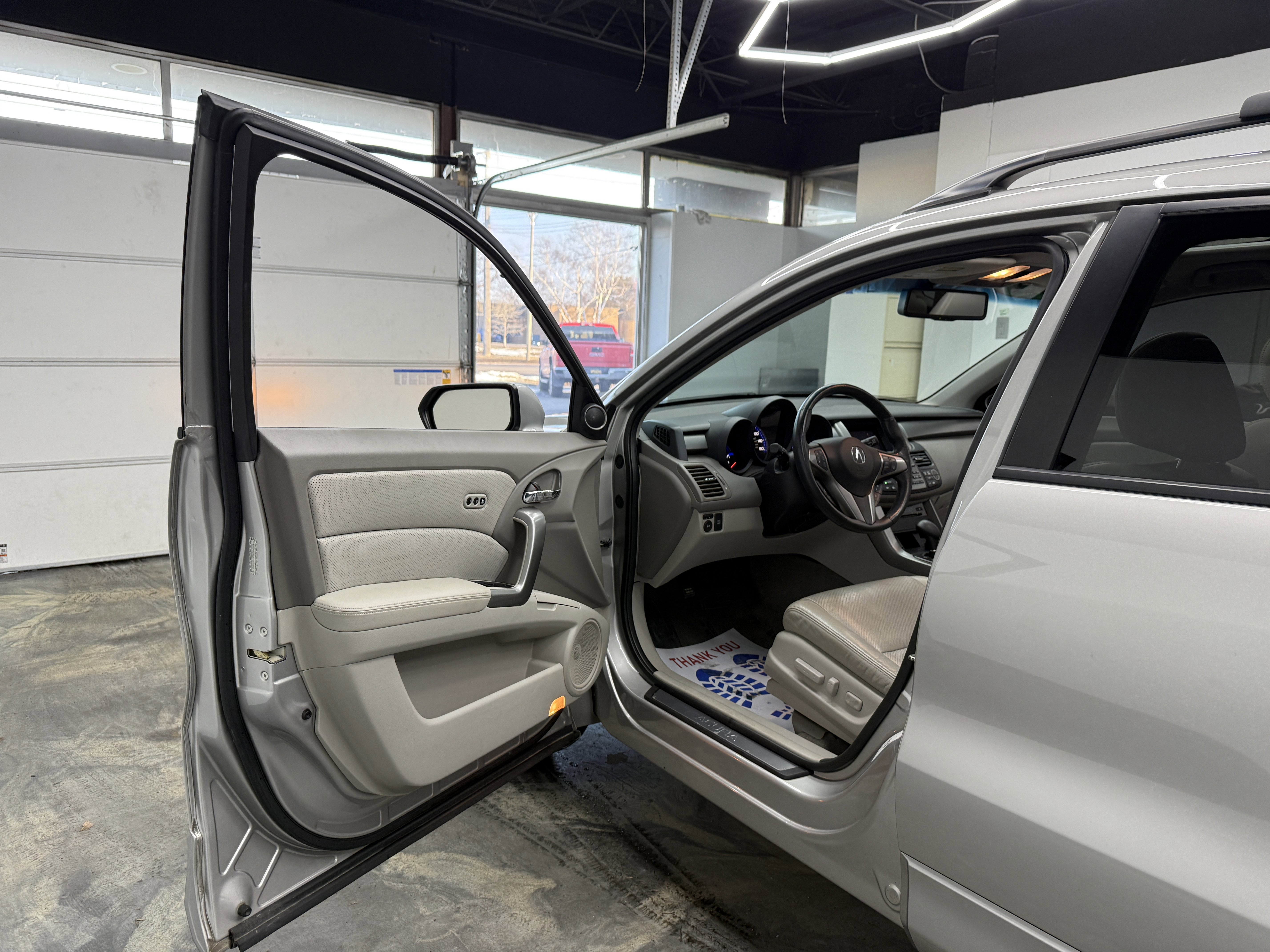 Used 2011 Acura RDX SH-AWD image 9