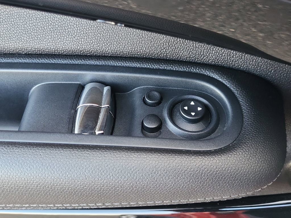 Used 2015 MINI Cooper Paceman S image 12