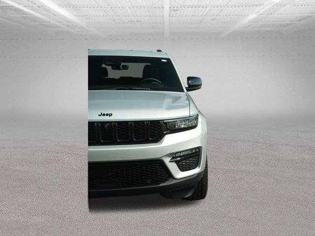 Certified 2025 Jeep Grand Cherokee Limited w/ Luxury Tech Group II AWD/4WD image 46
