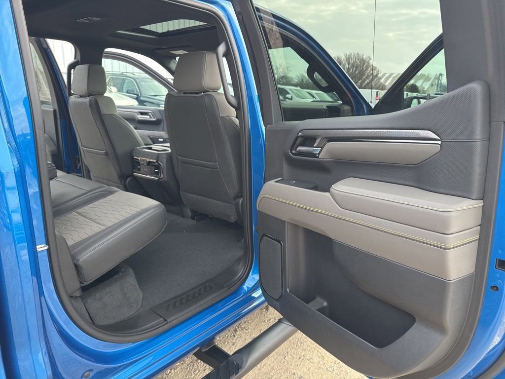 Used 2022 Chevrolet Silverado 1500 ZR2 w/ Technology Package image 25