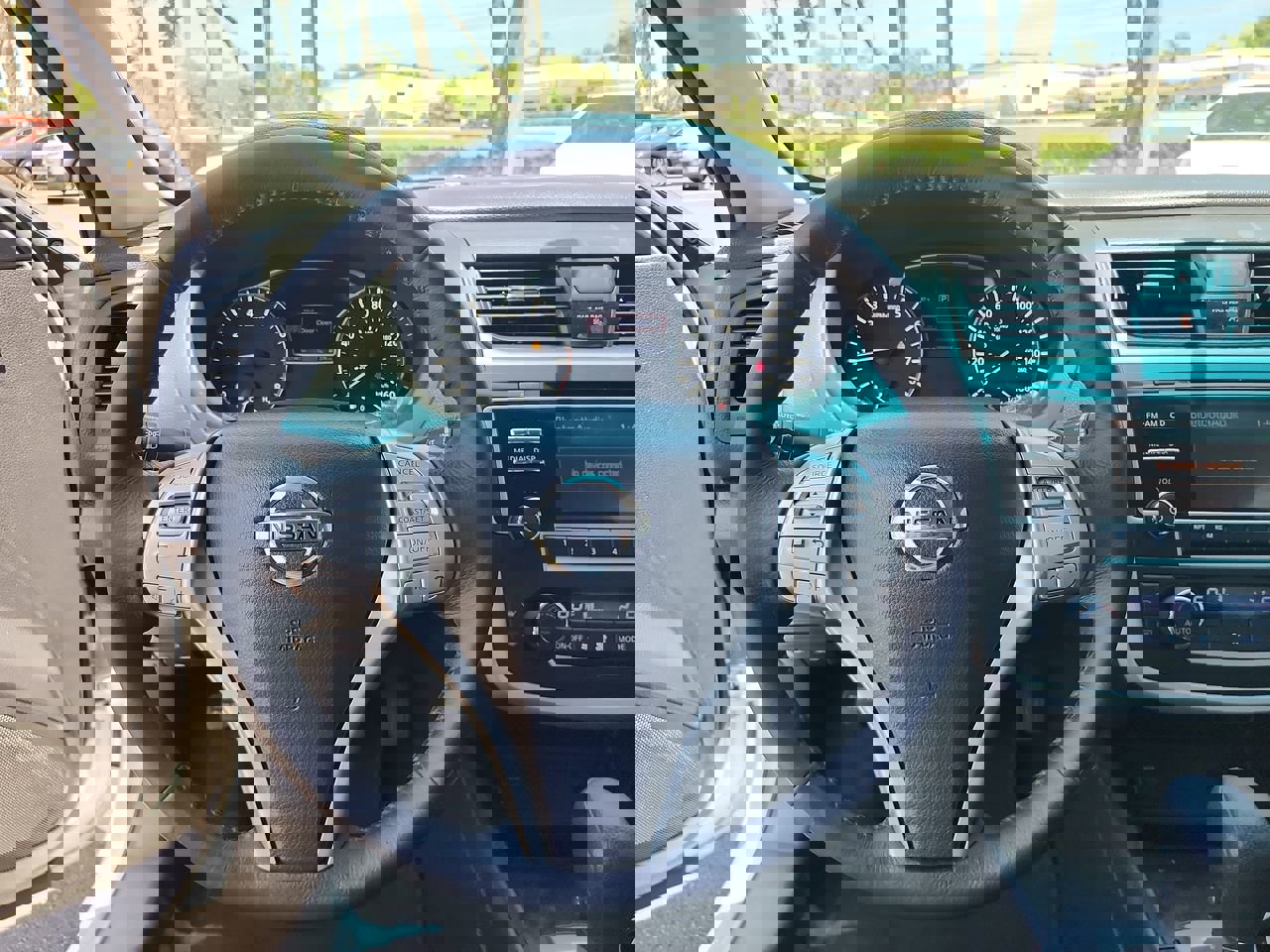 Used 2016 Nissan Altima 2.5 SV image 9