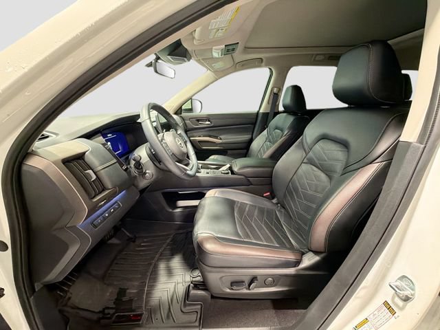 Used 2023 Nissan Pathfinder Platinum AWD/4WD image 19