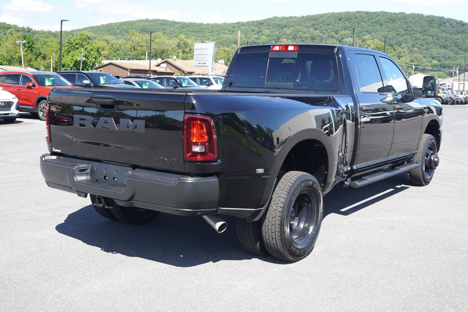 New 2025 RAM 3500 Tradesman image 3