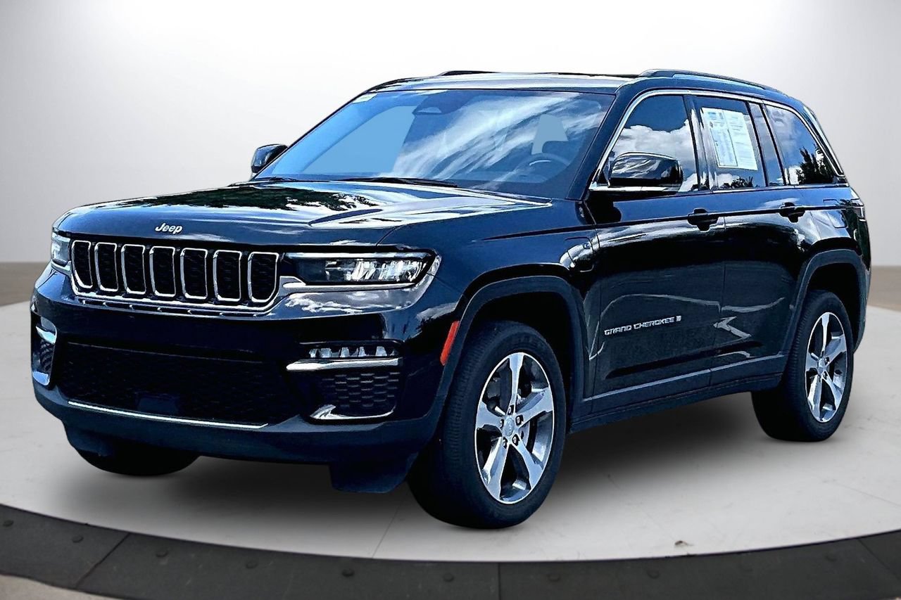 Used 2023 Jeep Grand Cherokee 4WD 4xe image 4