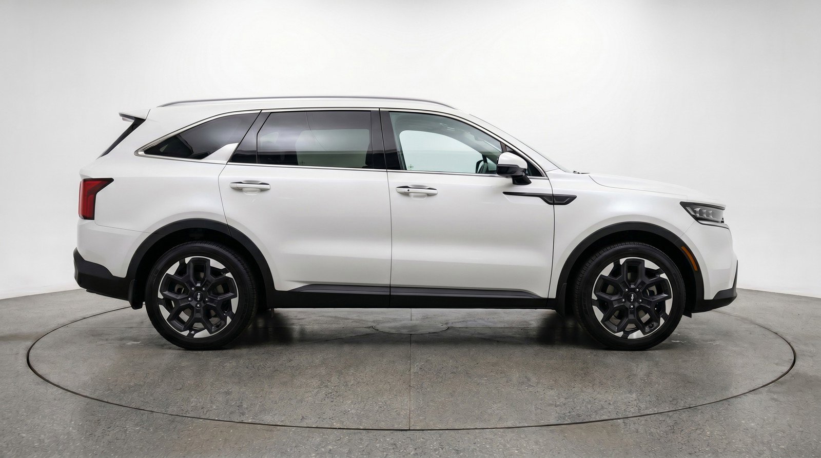 Used 2024 Kia Sorento S FWD image 11