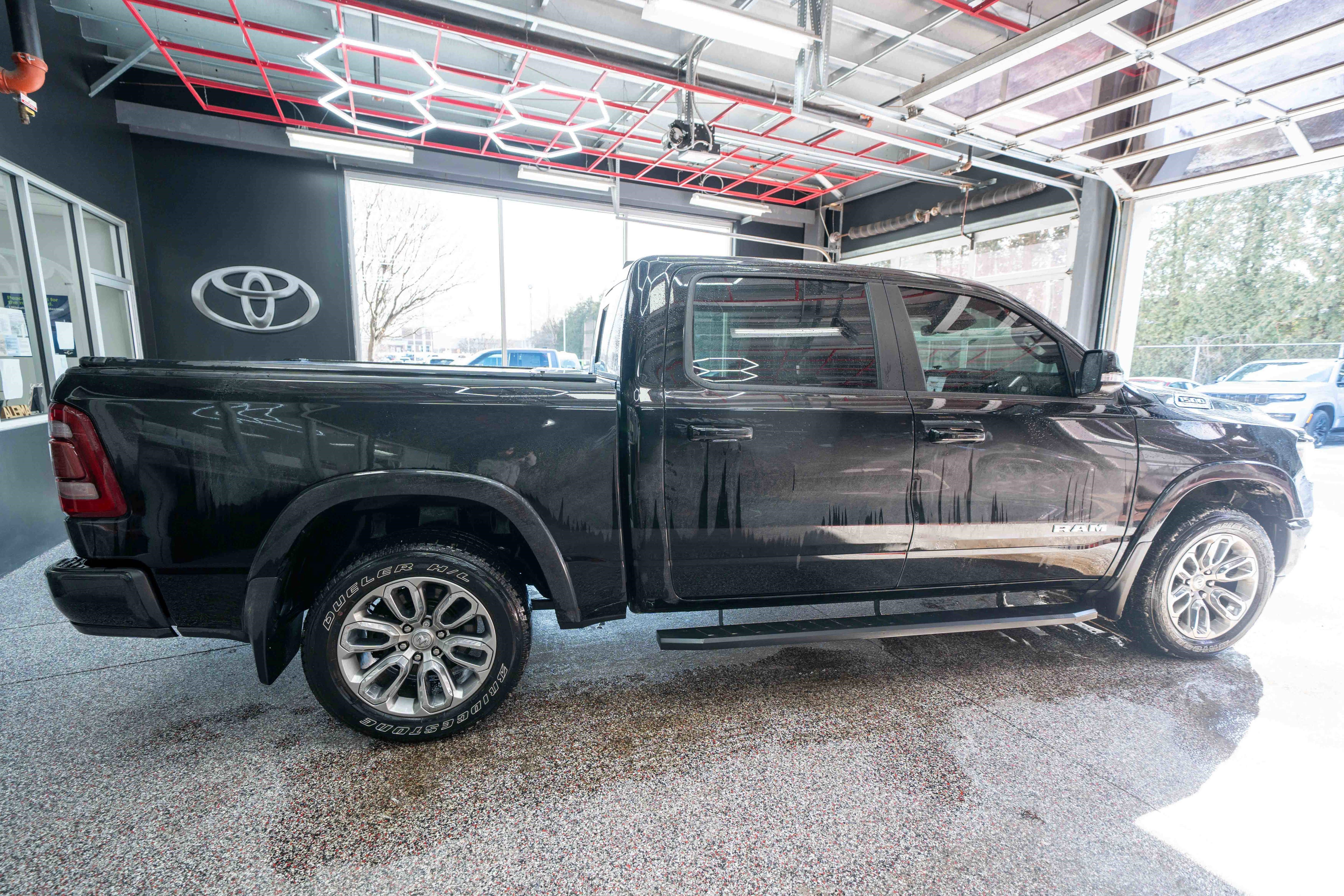 Used 2022 RAM 1500 Laramie w/ Sport Appearance Package image 4