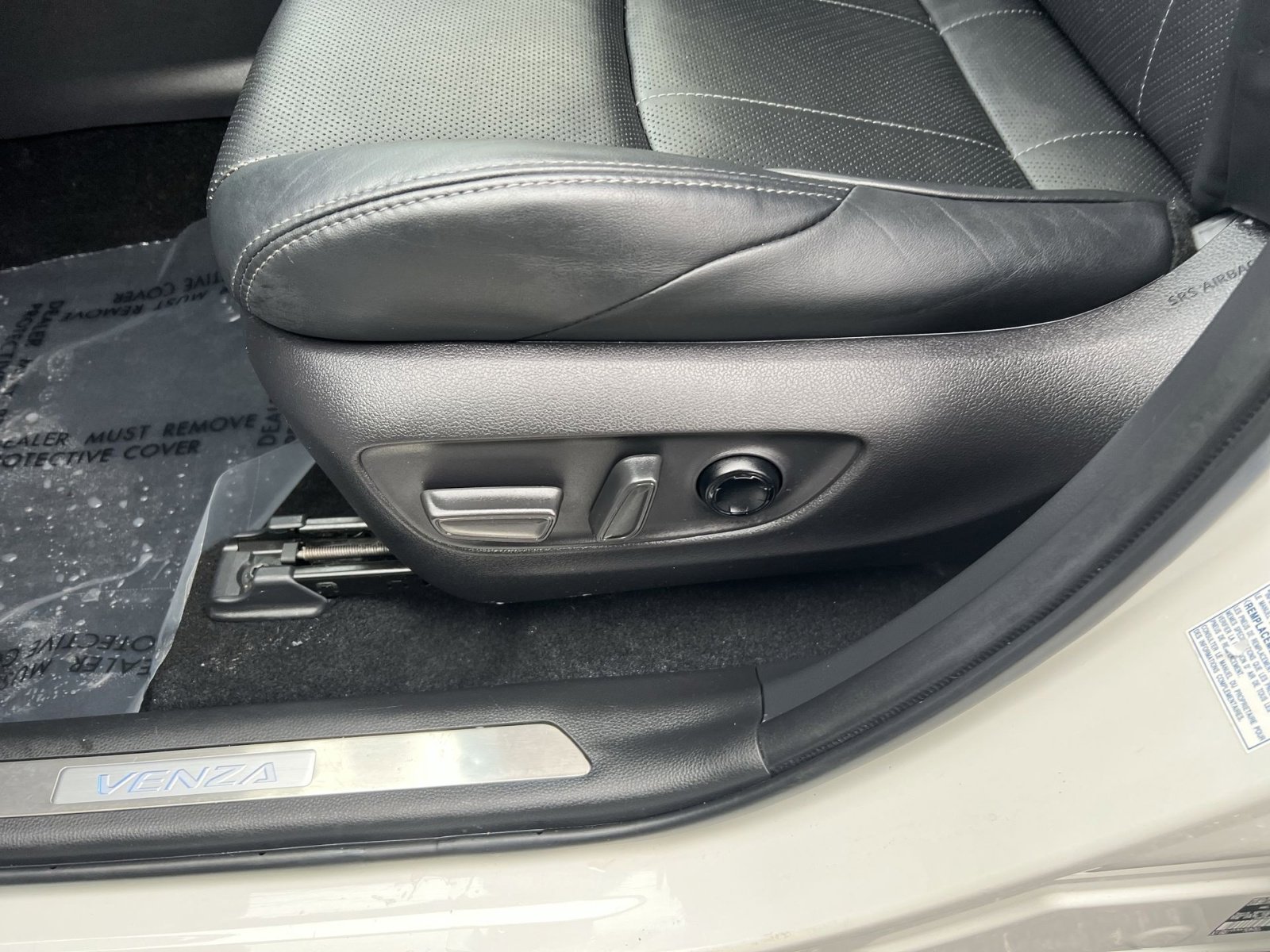 Used 2022 Toyota Venza Limited w/ Advanced Technology Package image 14