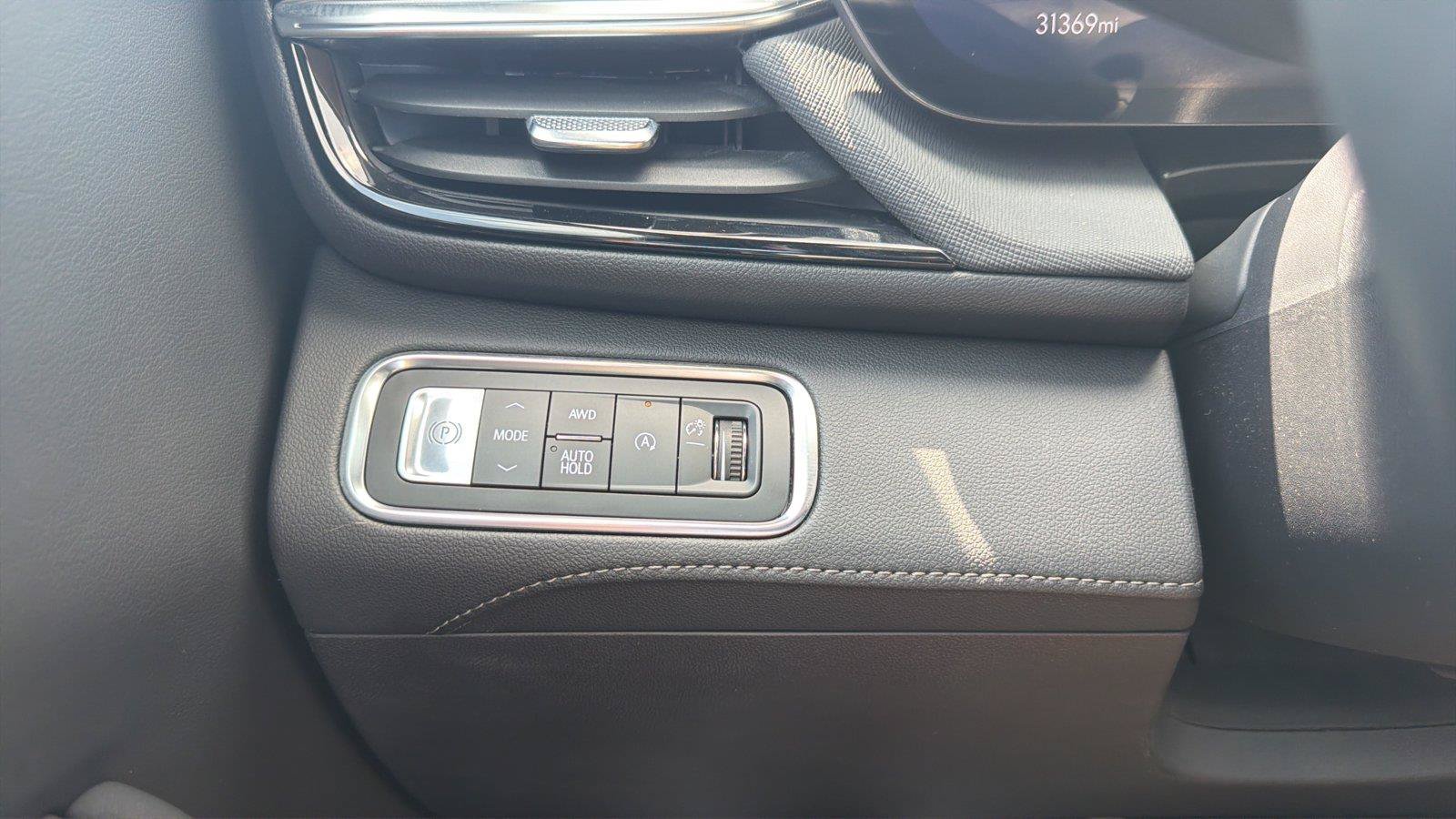 Used 2025 Buick Enclave Preferred AWD/4WD image 16