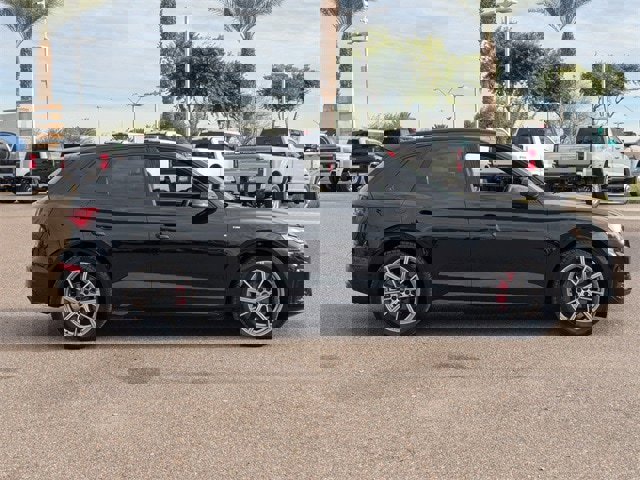 Used 2024 Audi Q5 e Premium Plus image 7