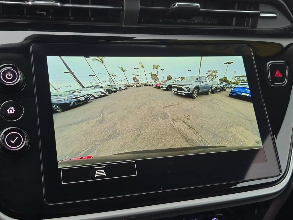 Used 2023 Chevrolet Bolt EUV LT w/ Redline Edition FWD image 15