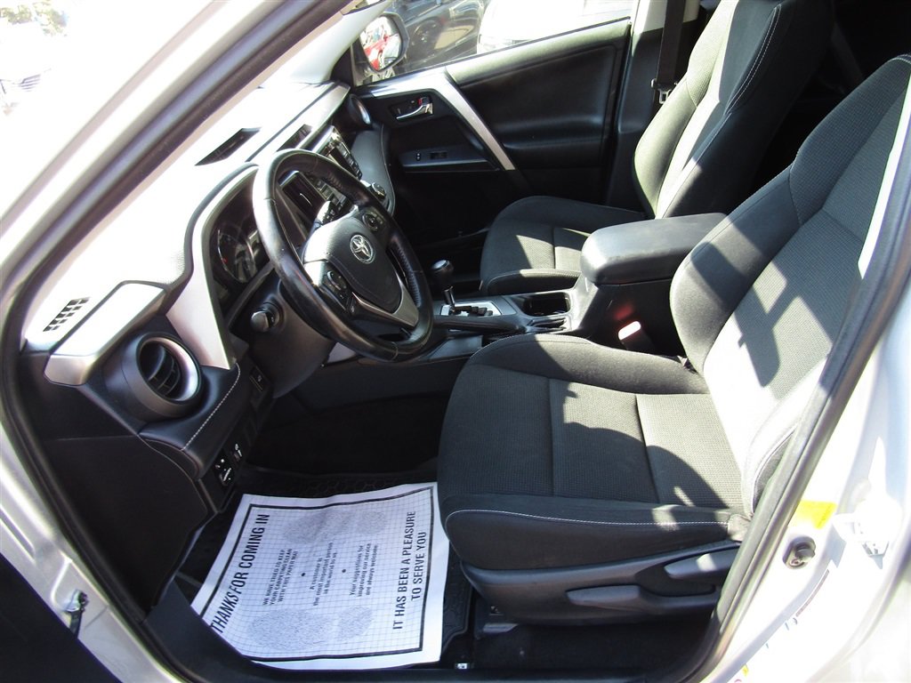 Used 2016 Toyota RAV4 XLE AWD/4WD image 14