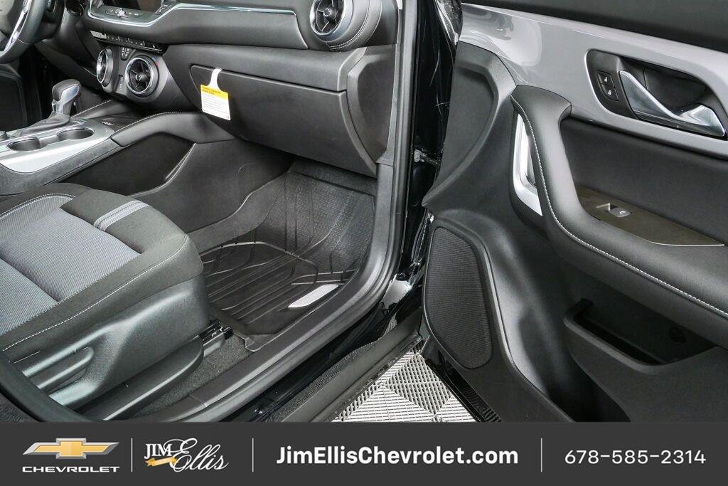 New 2026 Chevrolet Blazer LT w/ Convenience Package FWD image 25