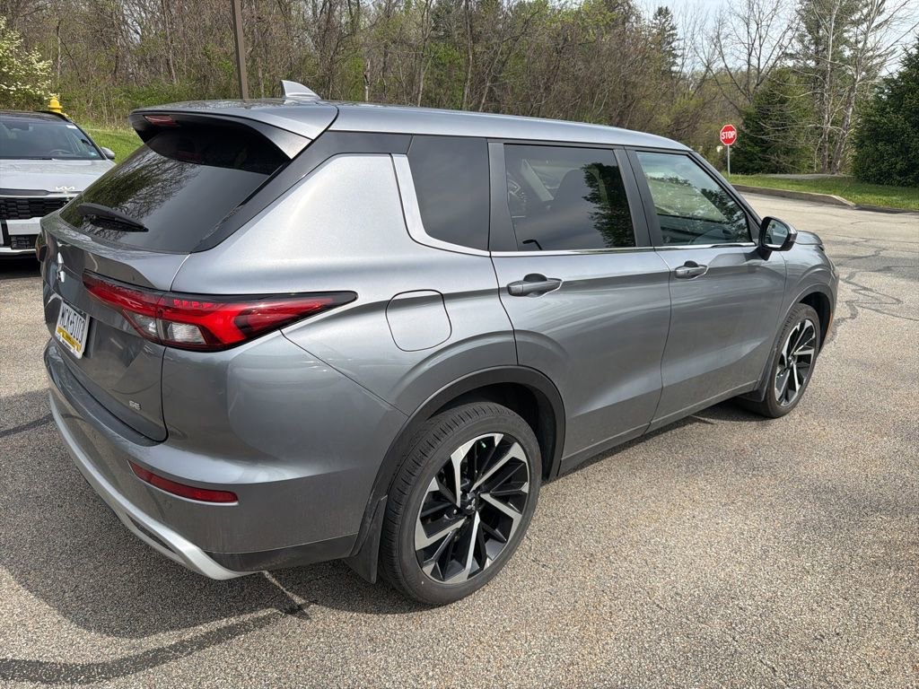 Used 2024 Mitsubishi Outlander SE AWD/4WD image 6
