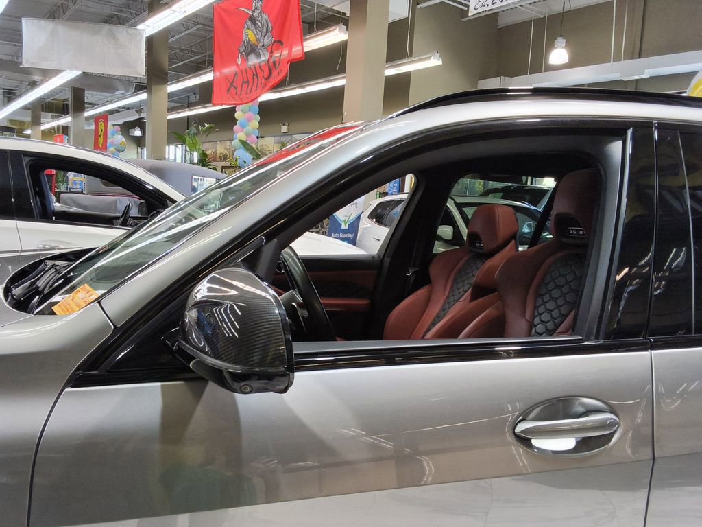 Used 2020 BMW X5 M AWD/4WD image 11