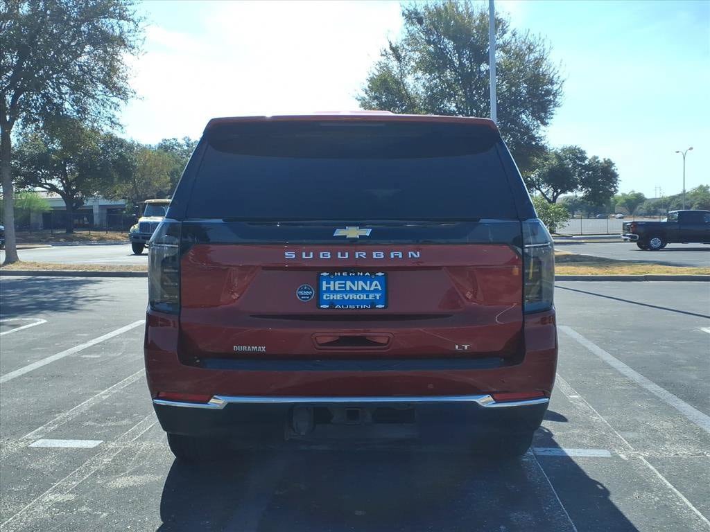 Used 2025 Chevrolet Suburban LT w/ Comfort Package RWD image 7