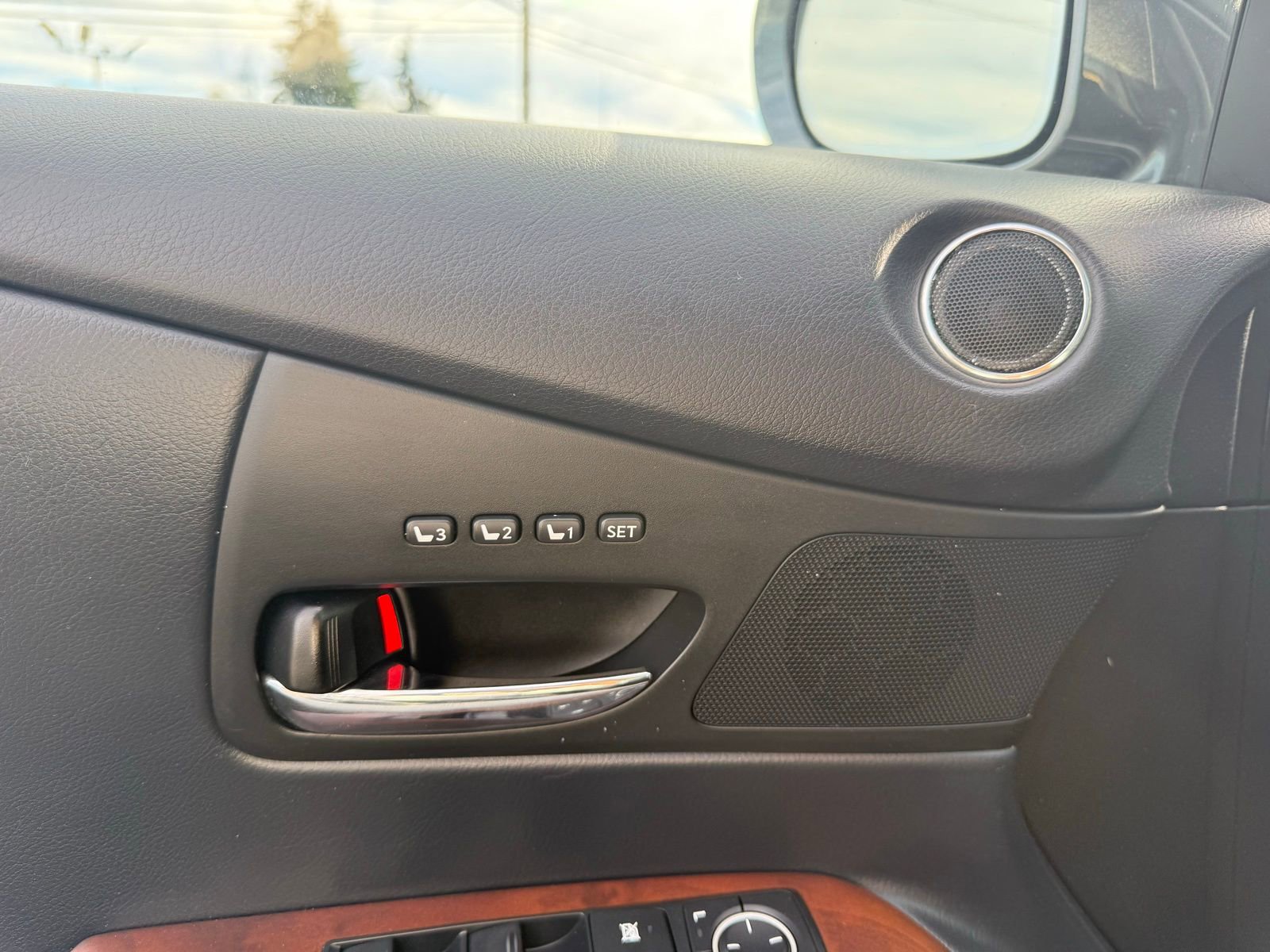 Used 2012 Lexus RX 450h AWD w/ Premium Pkg image 26