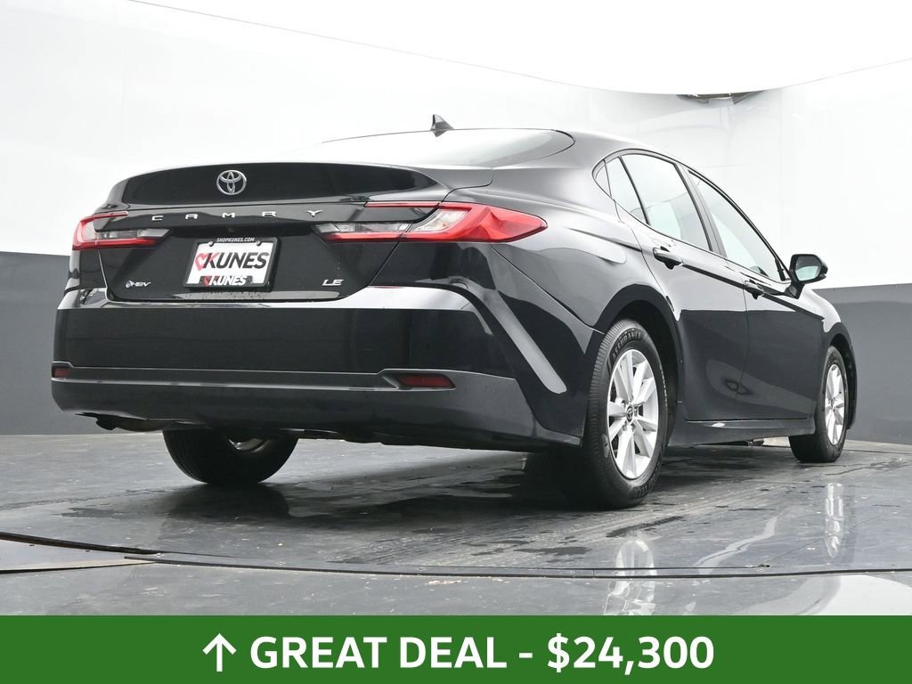 Used 2025 Toyota Camry LE image 48