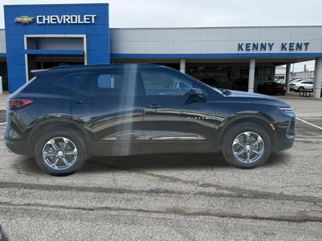Certified 2024 Chevrolet Blazer LT w/ Convenience Package FWD image 3