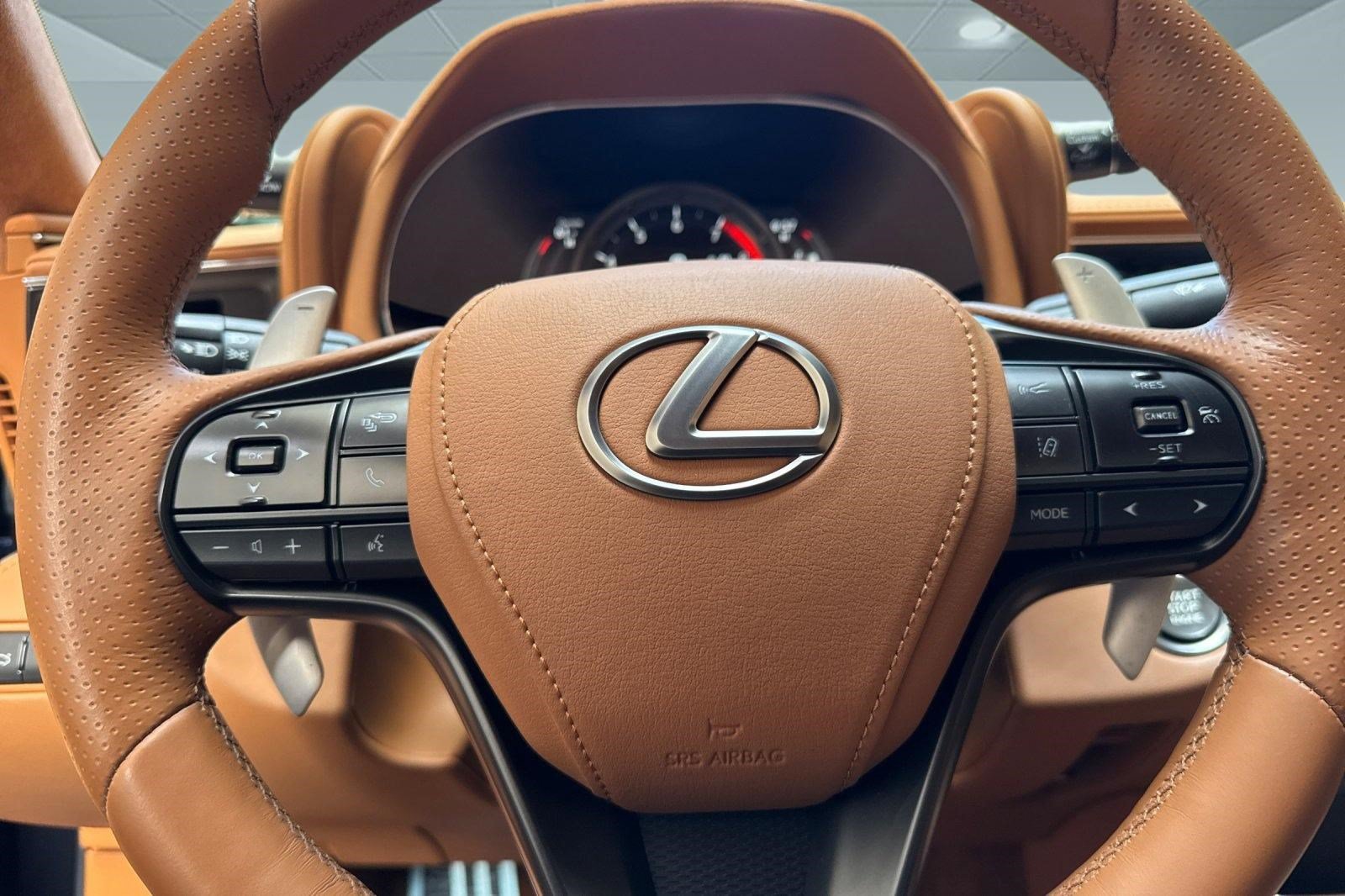 Used 2018 Lexus LC 500 Coupe w/ Touring Package RWD image 10