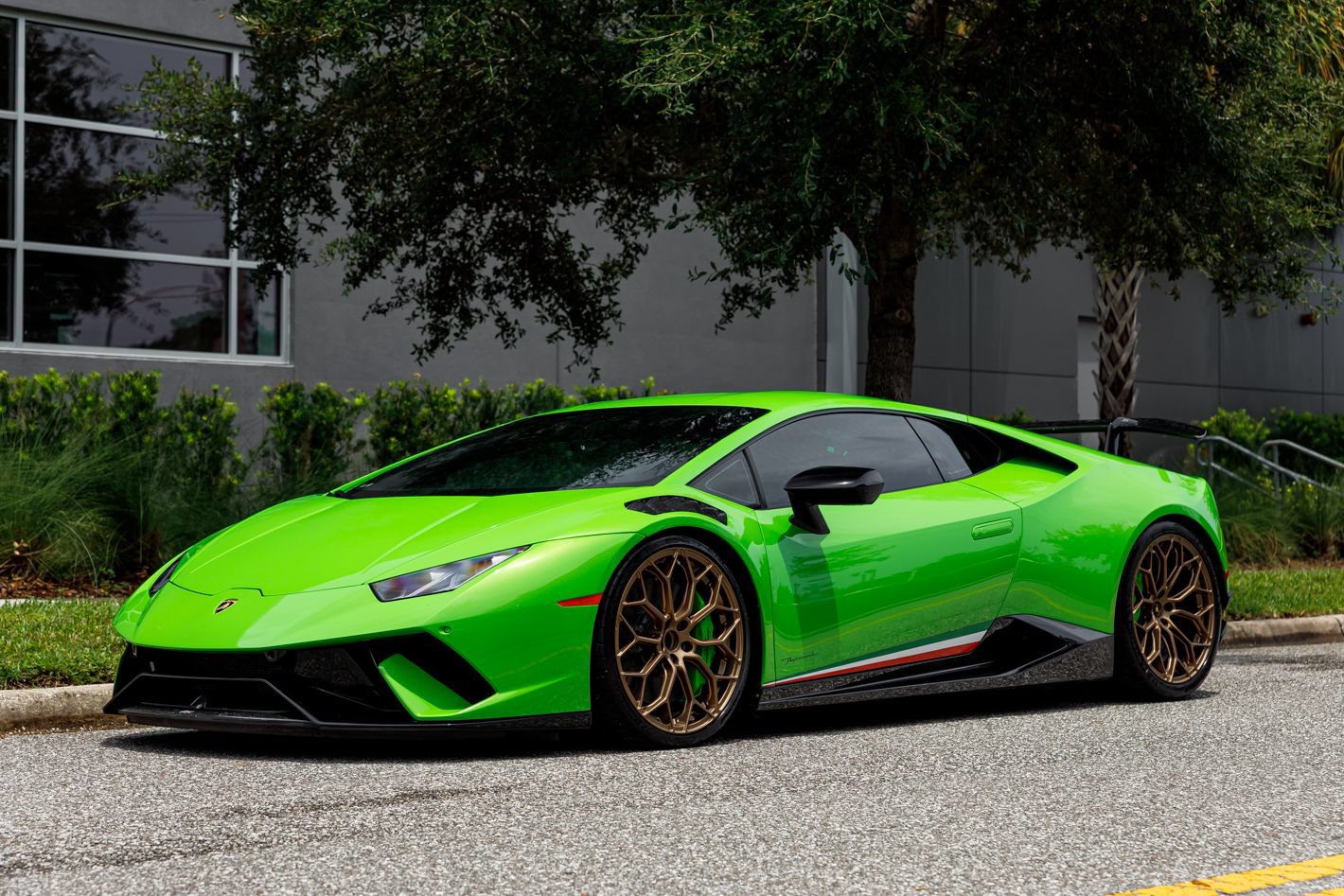 Used 2018 Lamborghini Huracan Performante AWD/4WD image 27